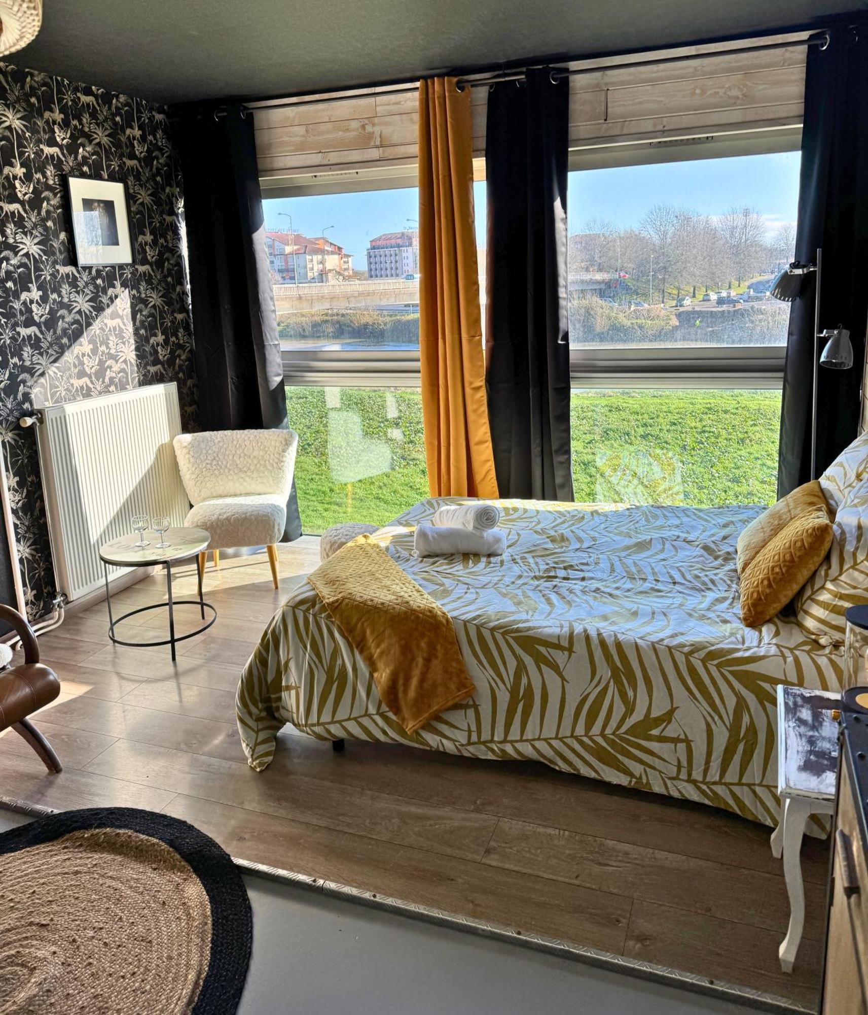 Majestic - Wifi - Parking - Vue Apartman Dax Kültér fotó