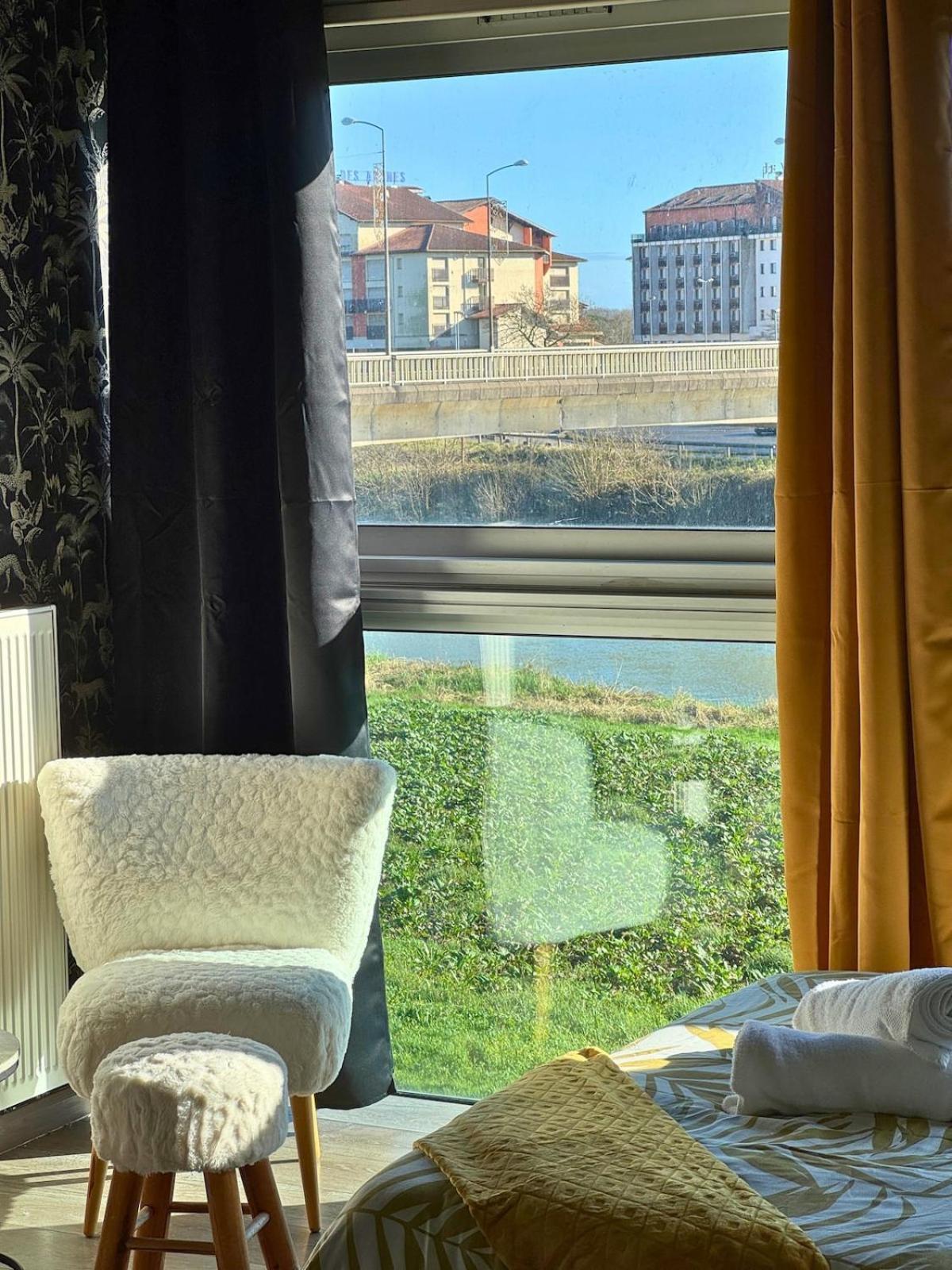 Majestic - Wifi - Parking - Vue Apartman Dax Kültér fotó